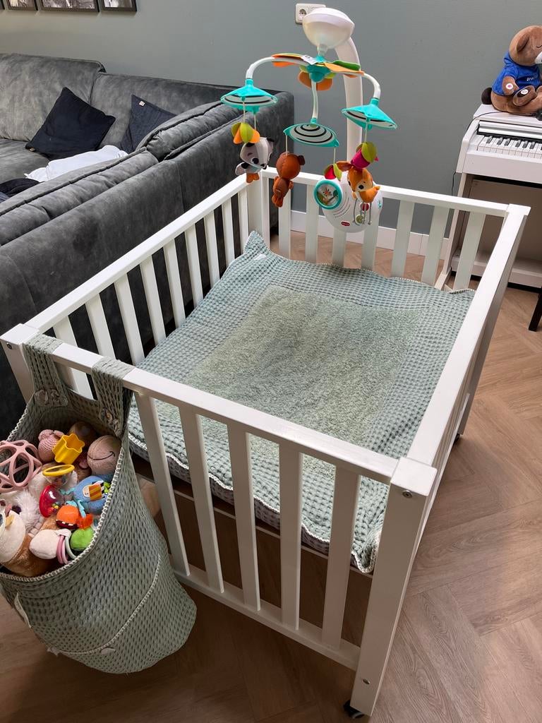 Bopita box met Koeka-boxkleed, Koeka-zak en muziekmobiel, Ophalen, Zo goed als nieuw, Rechthoekig, In hoogte verstelbaar