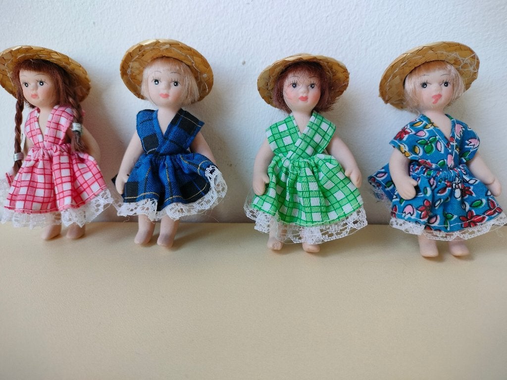 4 vintage porseleinen decoratie- poppenhuis- popjes, Ophalen of Verzenden, Zo goed als nieuw, Poppenhuis
