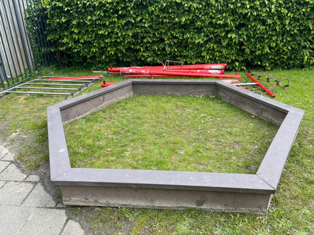 Kunststof zandbak, 30 cm hoog, Ophalen of Verzenden, Gebruikt