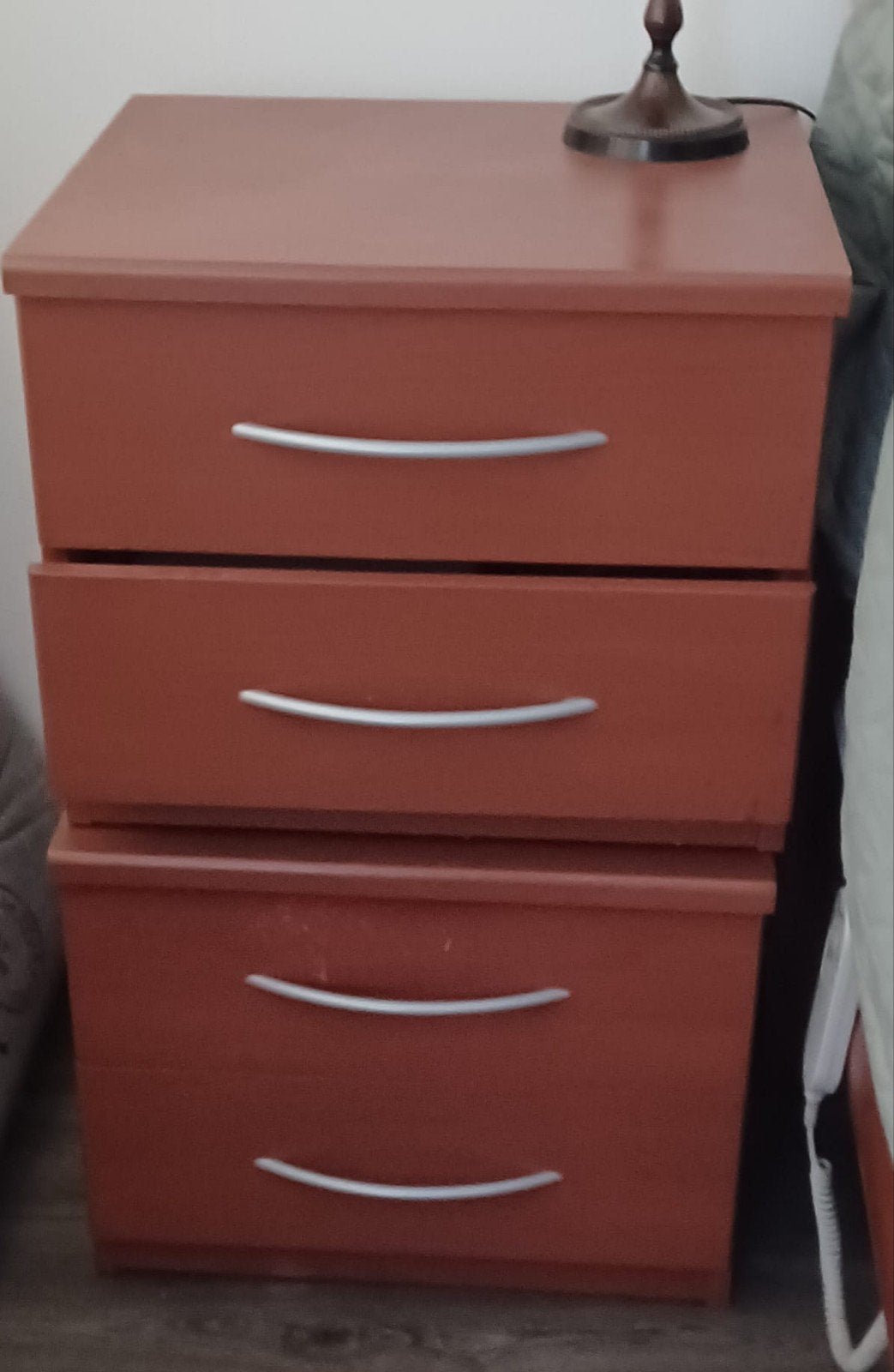 2 nachtkastjes GRATIS, Ophalen, Gebruikt, Minder dan 45 cm, Minder dan 55 cm