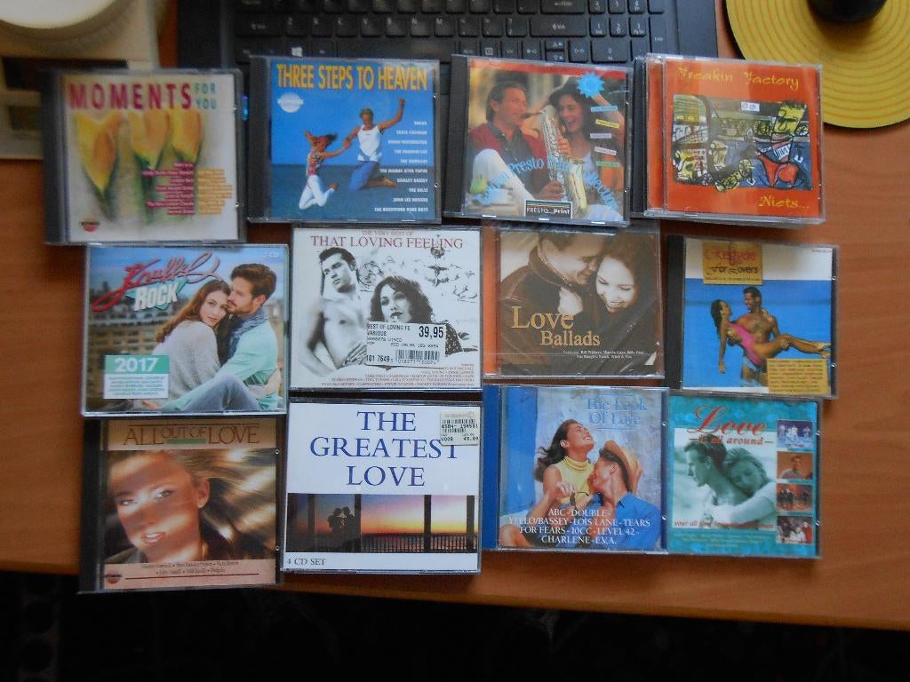 stapel van 18 verzamel cd's lovesongs, knuffelrock etc., Ophalen of Verzenden, Zo goed als nieuw