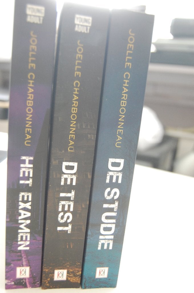 Een TRILOGIE van JOELLE CHARBONNEAU, Ophalen of Verzenden, Zo goed als nieuw, JOELLE CHARBONNEAU