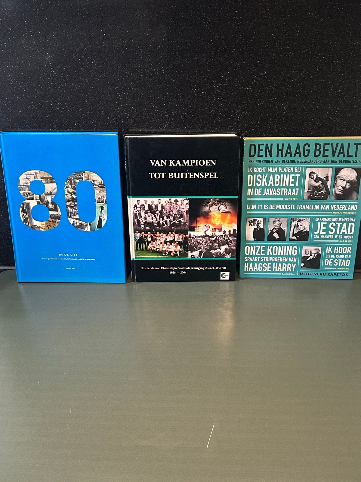 3 boeken: Geschiedenis van Starlift, Zwart-Wit '28, Den Haag, Ophalen of Verzenden, Gelezen, Nederland