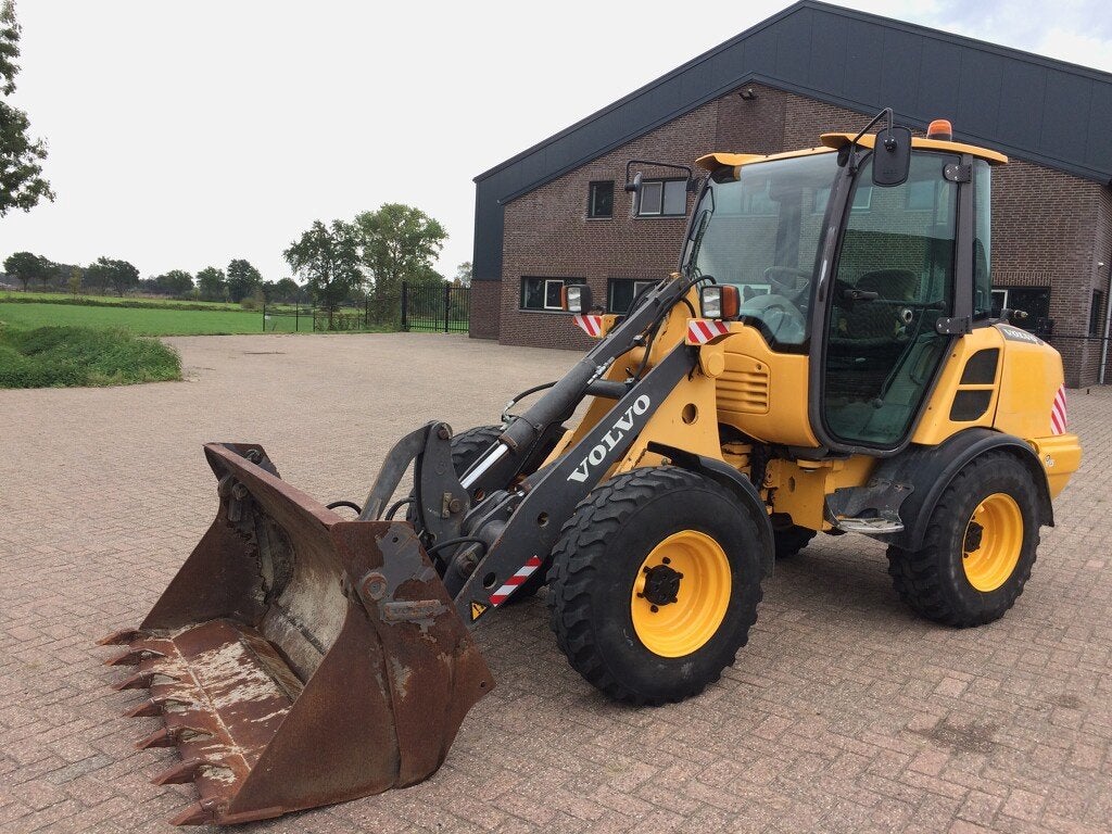 Volvo L25F 2015, Volvo Cons, https://www.volvoce.com/global/en/, Hunderenveldlaan 10
1082  Brussel, Wiellader of Shovel