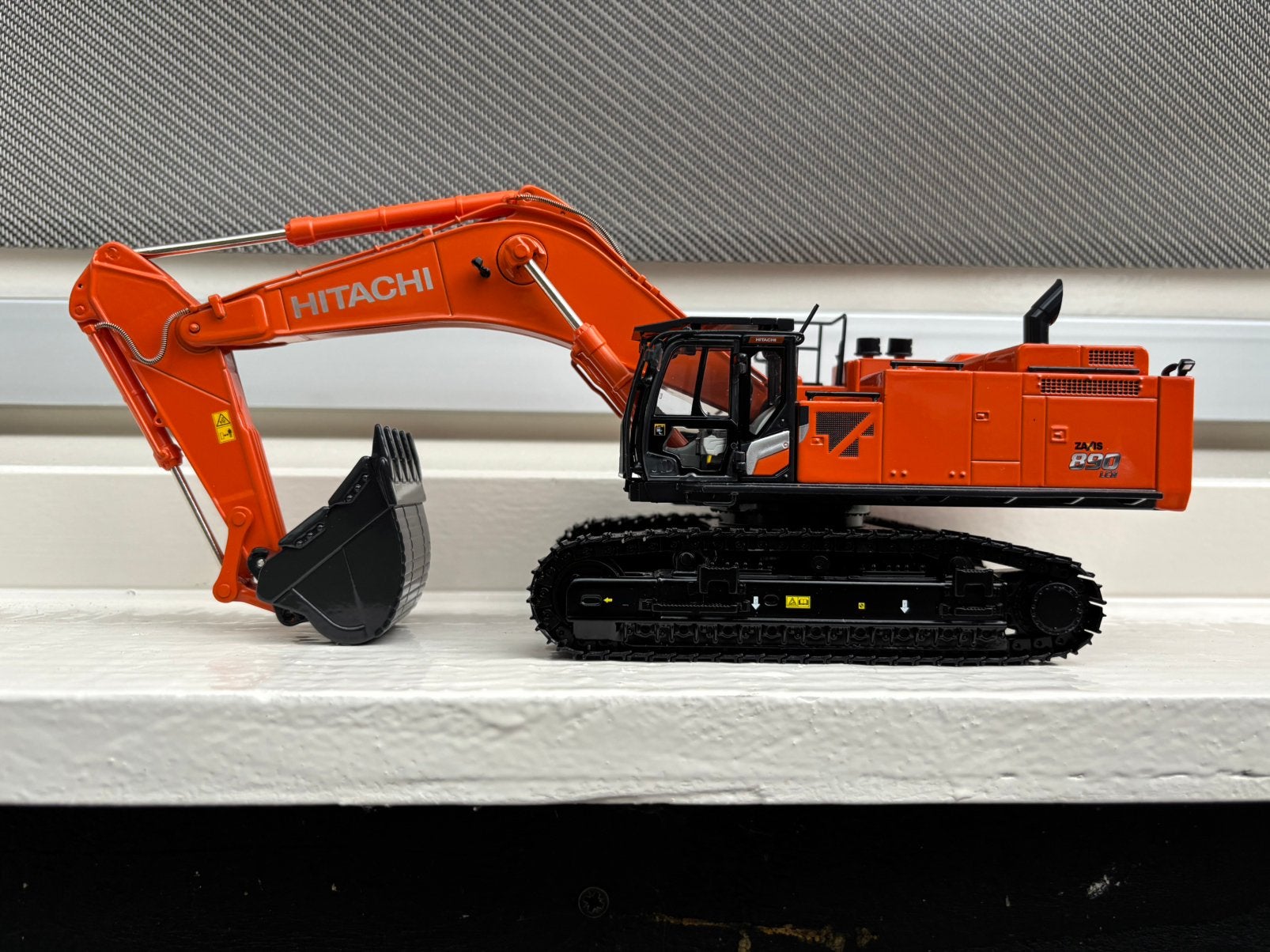 Hitachi 890-7 1:50, Ophalen of Verzenden, Zo goed als nieuw, Bus of Vrachtwagen