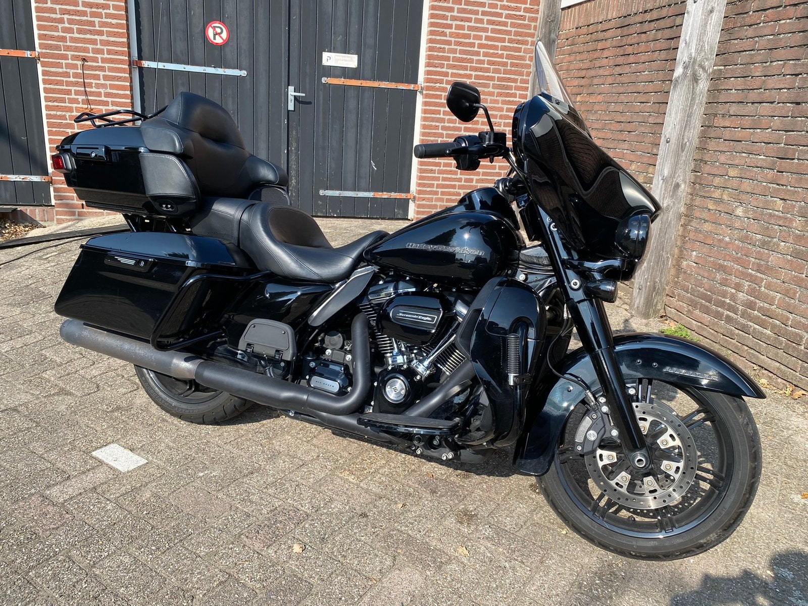 Harley Davidson FLHTK Electra Glide Ultra Limited Blackout, 2 cilinders, Particulier, Toermotor
