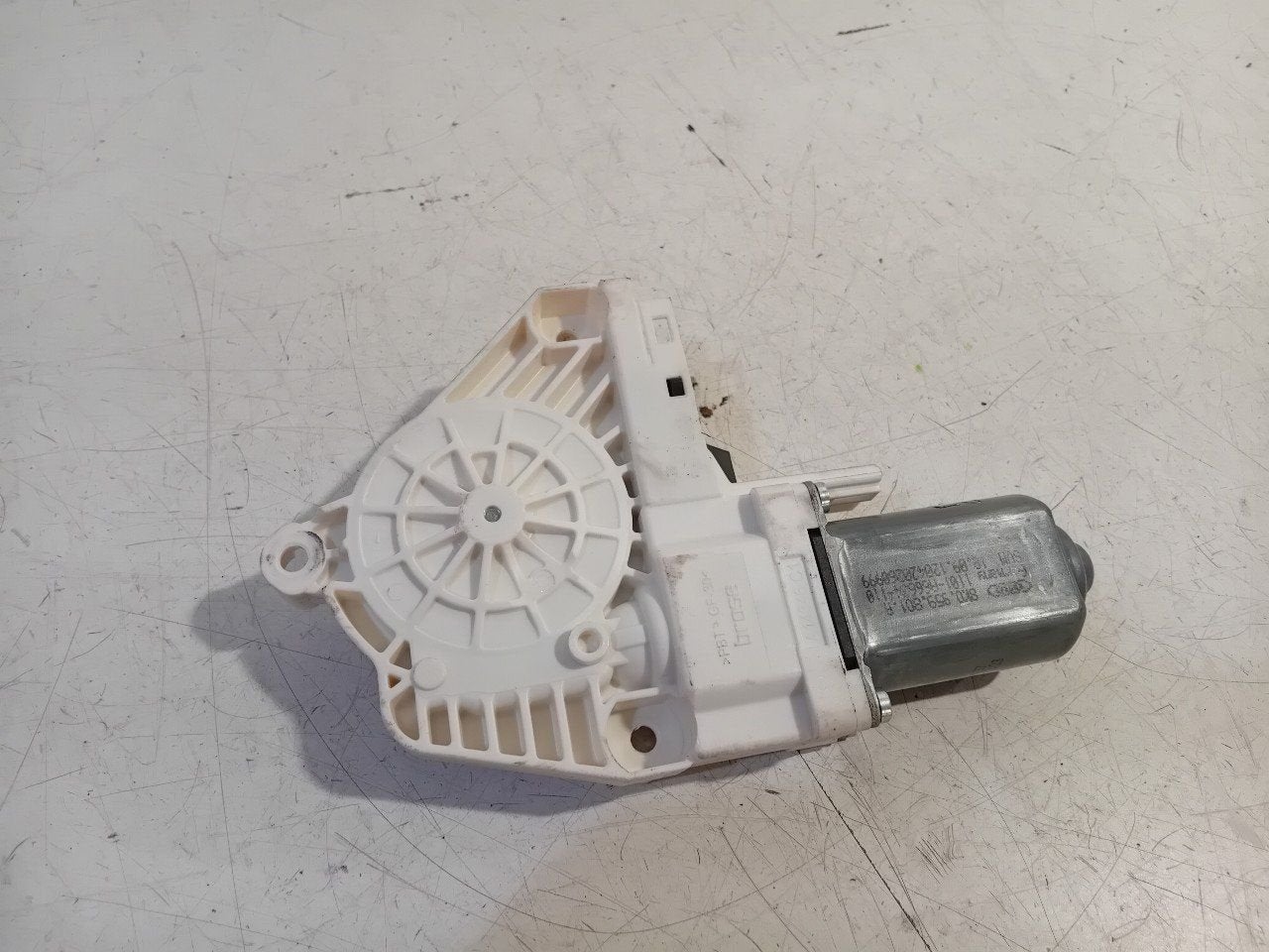 Motor raammechaniek elektrisch links voor Audi S4, Onderdelen@venauto.nl, Van der Ven Autorecycling B.V., Gebruikt, Ettenseweg 76, 4706 PB Roosendaal, The Netherlands