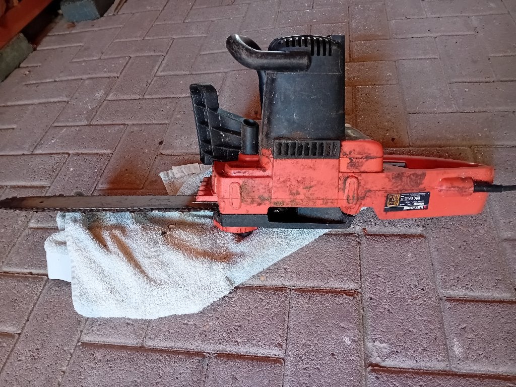 Black en Decker elektrische kettingzaag 1500W, Ophalen, Gebruikt, Overige soorten, Black en Decker