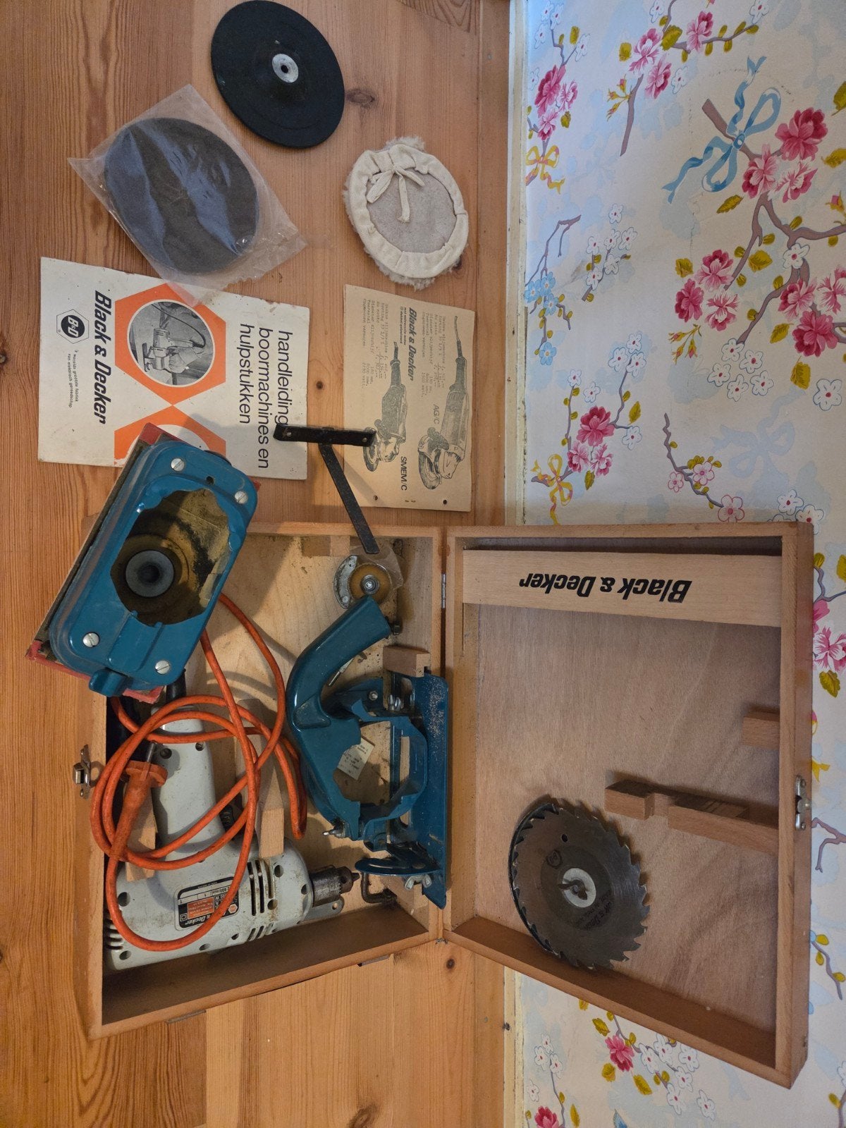 Black & Decker Vintage Boormachine met Hulpstukken in Houten, Ophalen of Verzenden, Gebruikt, Minder dan 400 watt, Boormachine