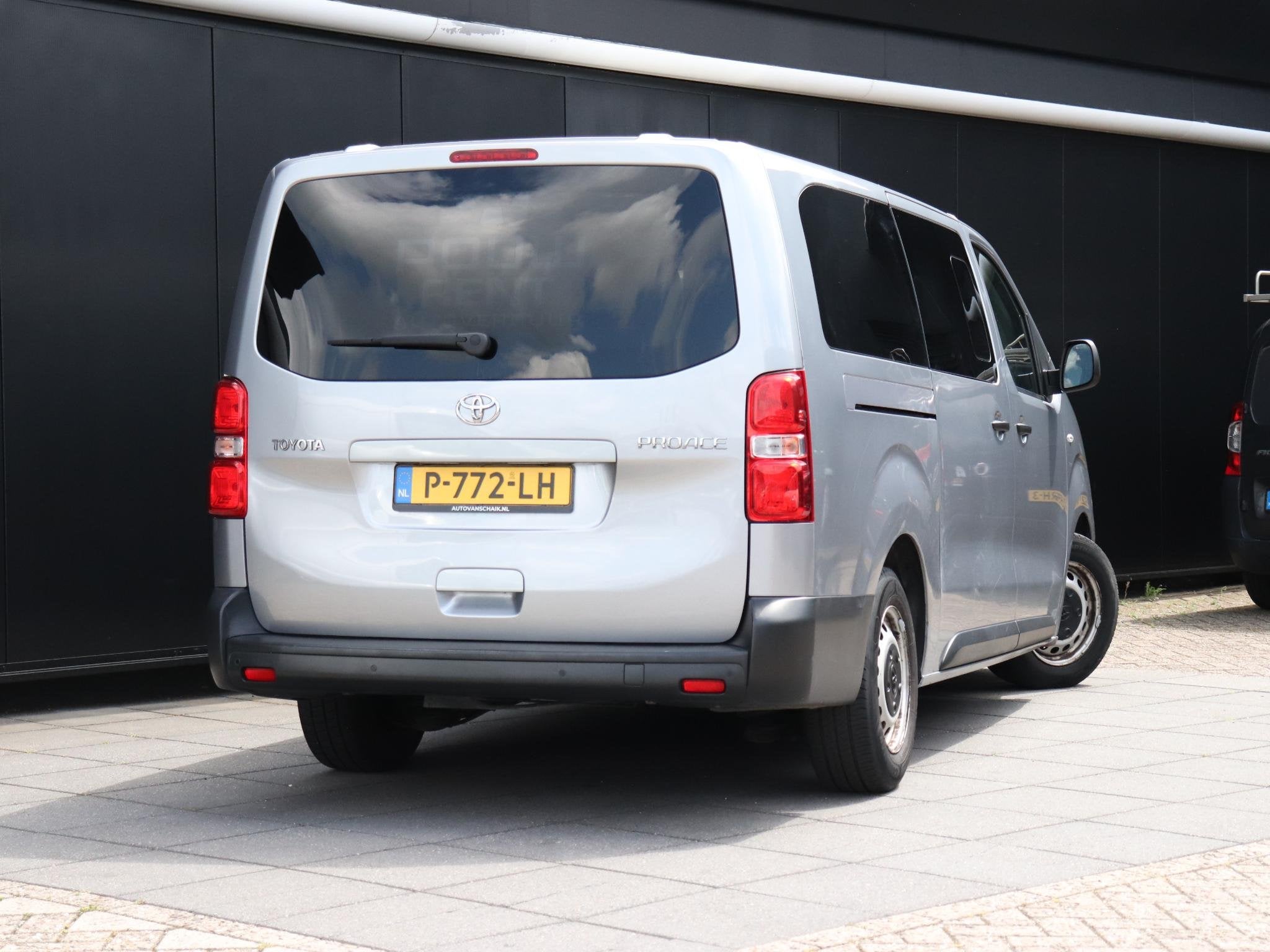 Toyota PROACE Shuttle 1.5 D-4D Cool Long | 9 PERS. | CRUISE, Voorwielaandrijving, Gebruikt, Euro 6, ProAce