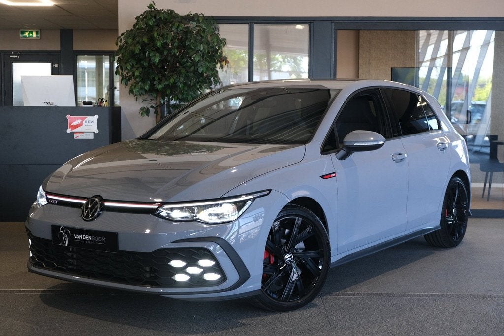 Volkswagen Golf 8 2.0 TSI GTI DSG 245PK Navi Led Camera ACC, Auto's, 730 kg, Gebruikt, Zwart, 4 cilinders