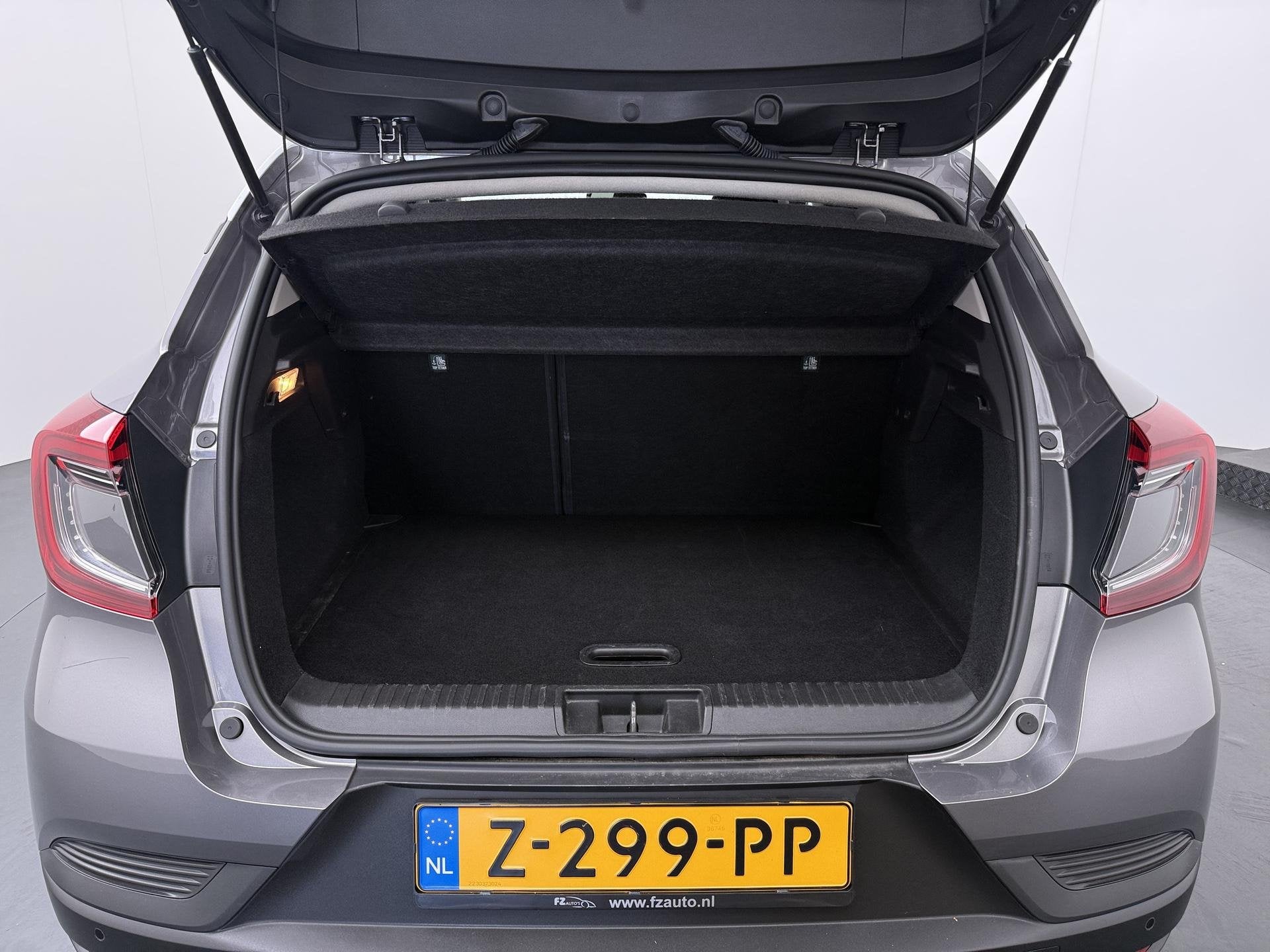 Foto 9 van Renault Captur 1.0 TCe 90 Life - Navigatie - Airconditioning