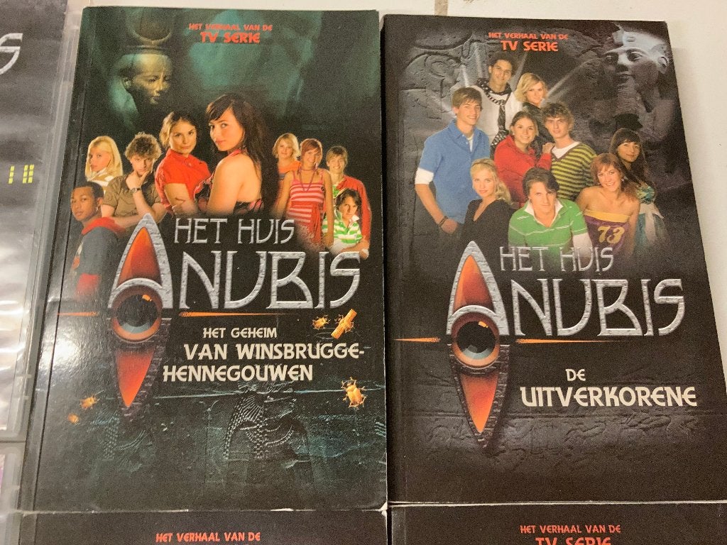 T.K. nog 5 boeken van Het Huis Anubis en 1 dvd zie lijst, Ophalen of Verzenden, Gelezen, Fictie algemeen