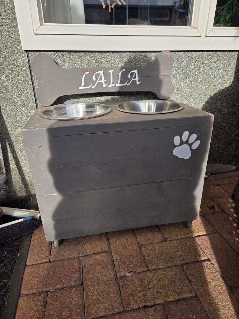 Verhoogde honden voerbak, Ophalen, Gebruikt