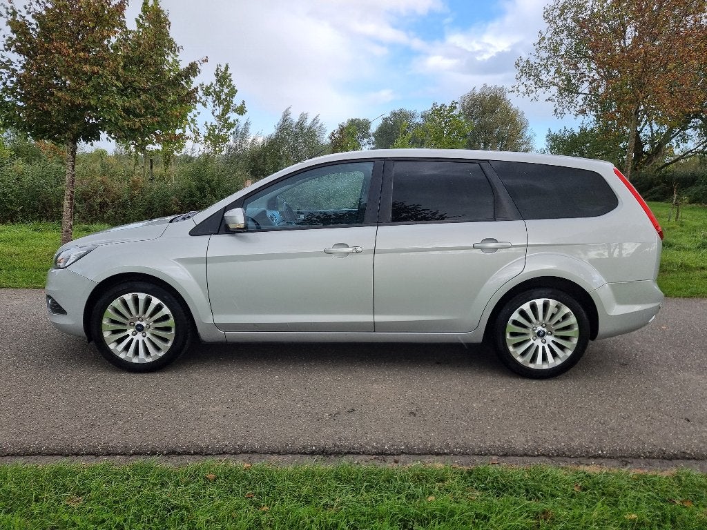 Ford Focus Wagon 1.6 16V Titanium, 1596 cc, Zwart, 4 cilinders, 635 kg