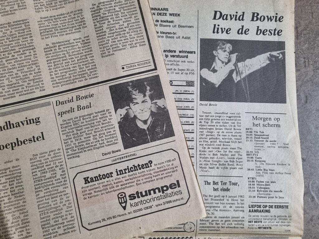Twee artikelen David Bowie (1981/82), Verzamelen, Ophalen of Verzenden, 1980 tot heden, Knipsel(s)