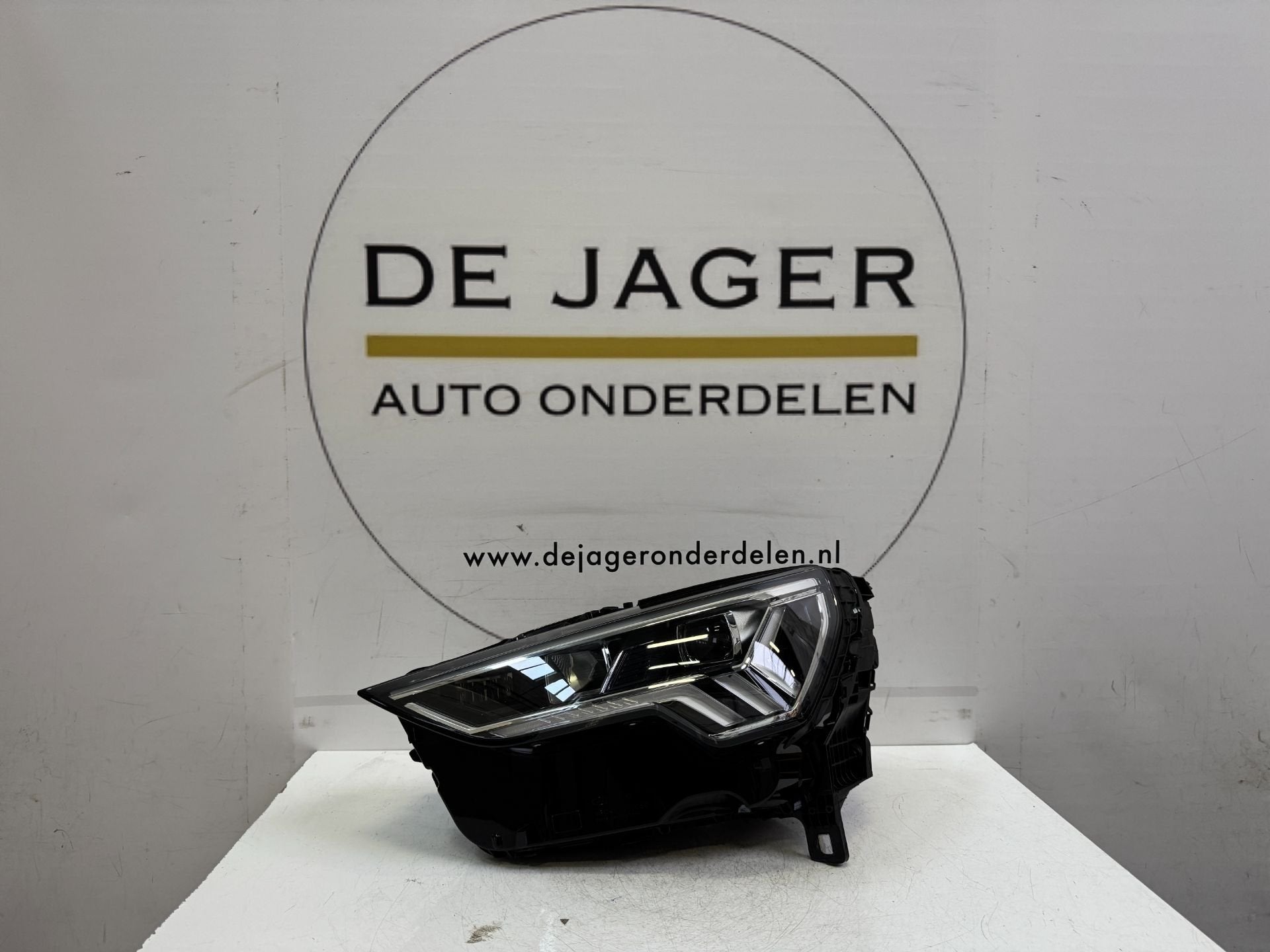 AUDI Q3 SQ3 F3 83A VOL LED KOPLAMP LINKS 83A941033, Gebruikt, AUDI AG, Auto-Union-Strasse 1
85045  Ingolstadt, DE, Kundenbetreuung@audi.de