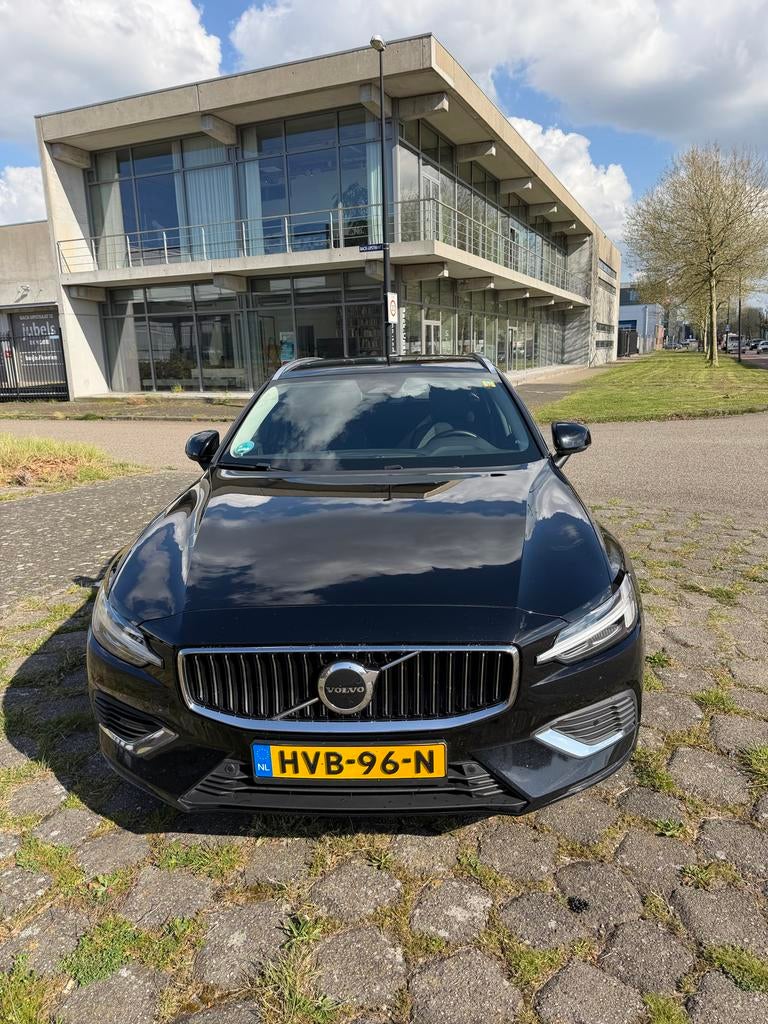 Volvo V60 T6 Twin Engine 340pk 2023 Zwart, Auto's, Volvo, Particulier, V60, 360° camera, 4x4, ABS, Achteruitrijcamera, Adaptieve lichten