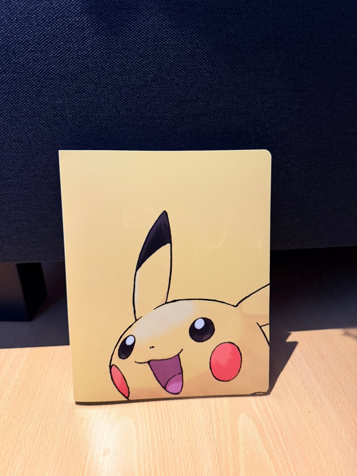 Pokemon Binder Pikachu, Hobby en Vrije tijd, Verzamelkaartspellen | Pokémon, Ophalen of Verzenden, Zo goed als nieuw