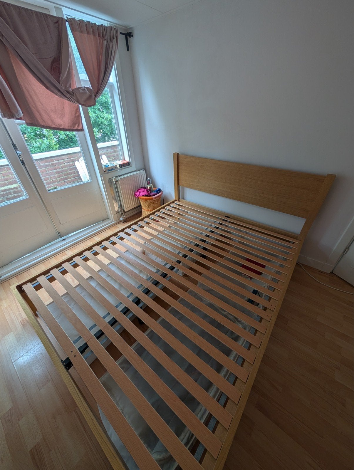 Houten tweepersoonsbed met lattenbodem, Ophalen, Gebruikt, Overige kleuren, Modern, Scandinavisch