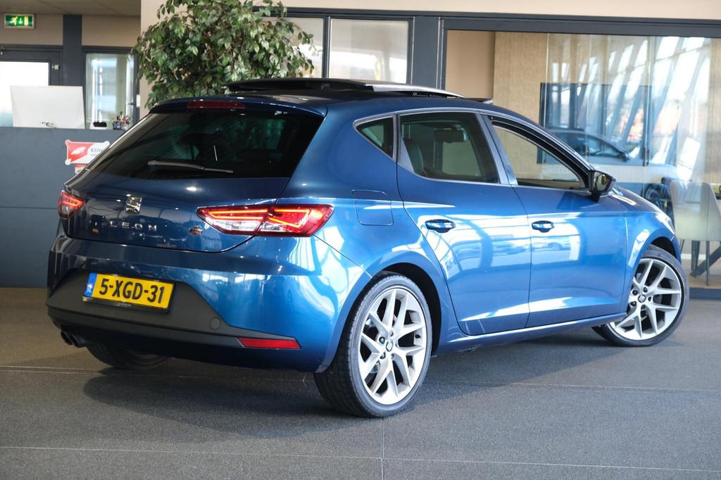 Seat Leon 1.4 TSI ACT FR DSG Pano Navi Xenon Leder Led Cruis, Gebruikt, 4 cilinders, 150 pk, Origineel Nederlands