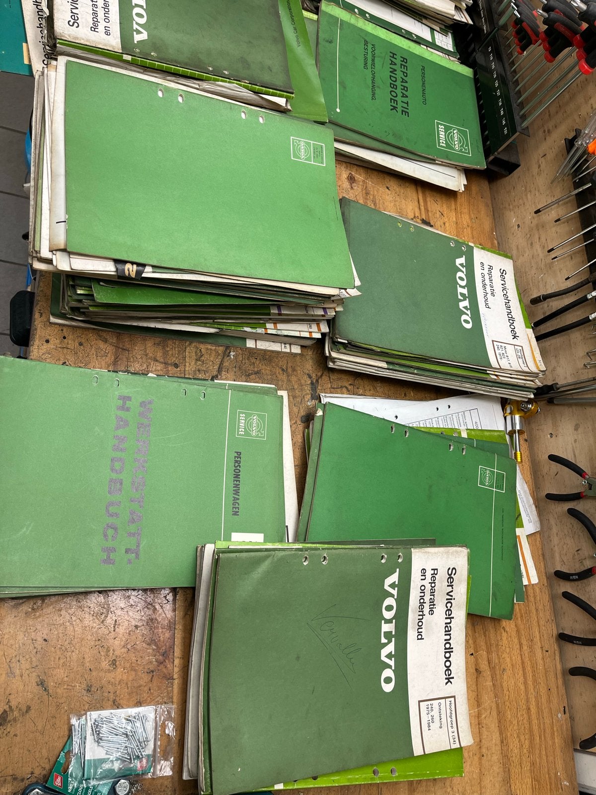 Grote collectie Volvo service- en werkplaatshandboeken 150st, Auto diversen, Handleidingen en Instructieboekjes, Ophalen