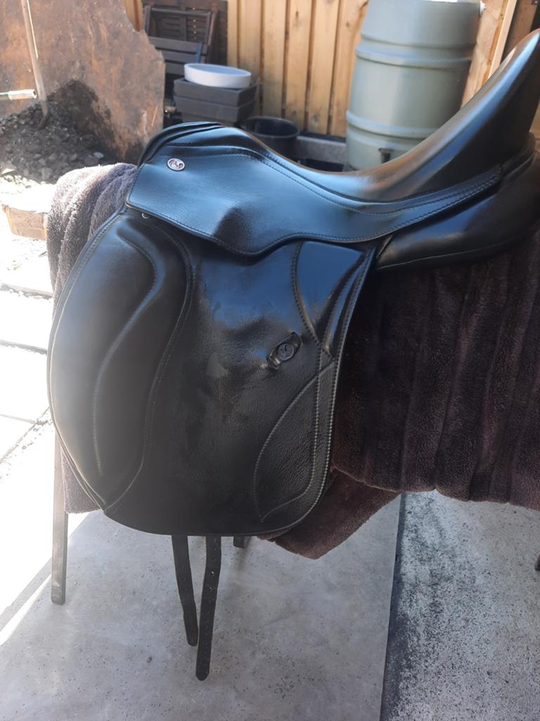 Kieffer dressuur zadel. Paris exclusive 18 inch, Ophalen, Zo goed als nieuw, Dressuur