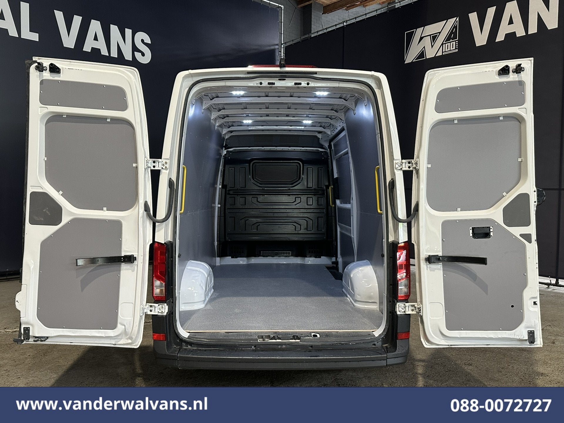 Volkswagen Crafter 2.0 TDI 140pk L3H3 L2H2 NIEUWSTAAT Euro6, Voorwielaandrijving, Start-stop-systeem, Stof, Gebruikt