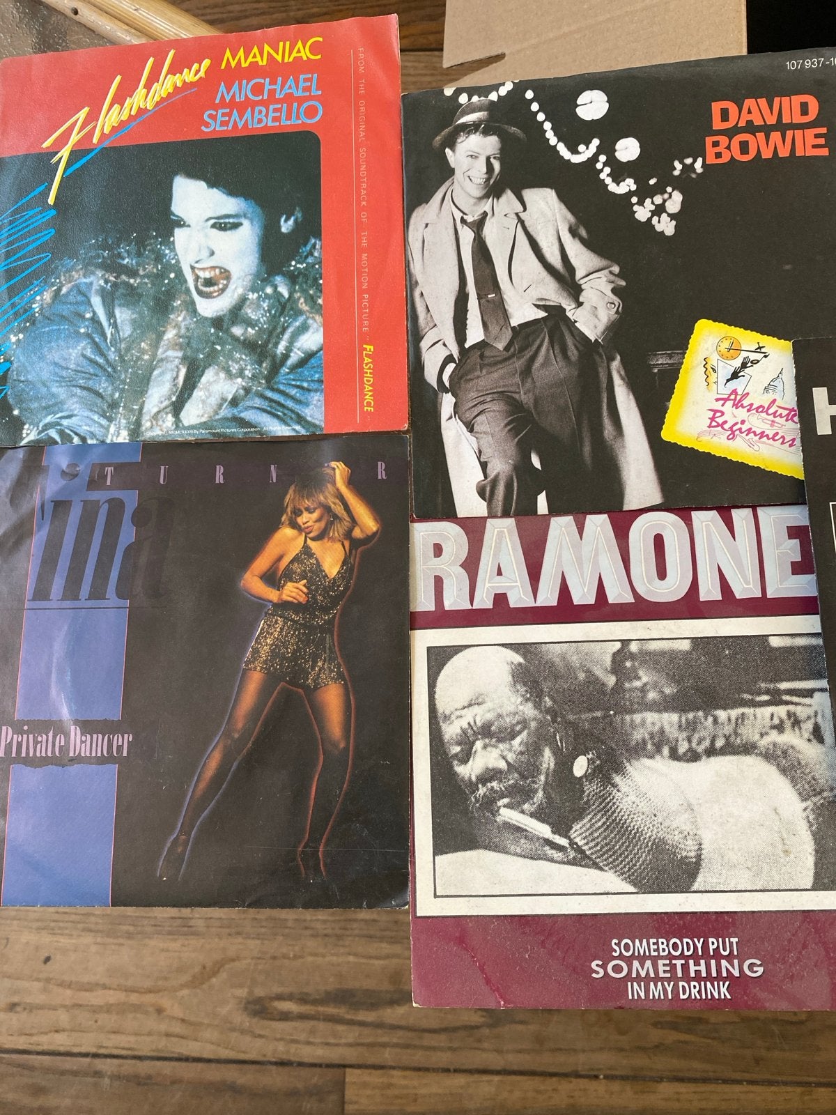 Diverse vinyl singles: Flashdance, David Bowie, Tina Turner, Ophalen, Gebruikt, 7 inch, Fotohoes