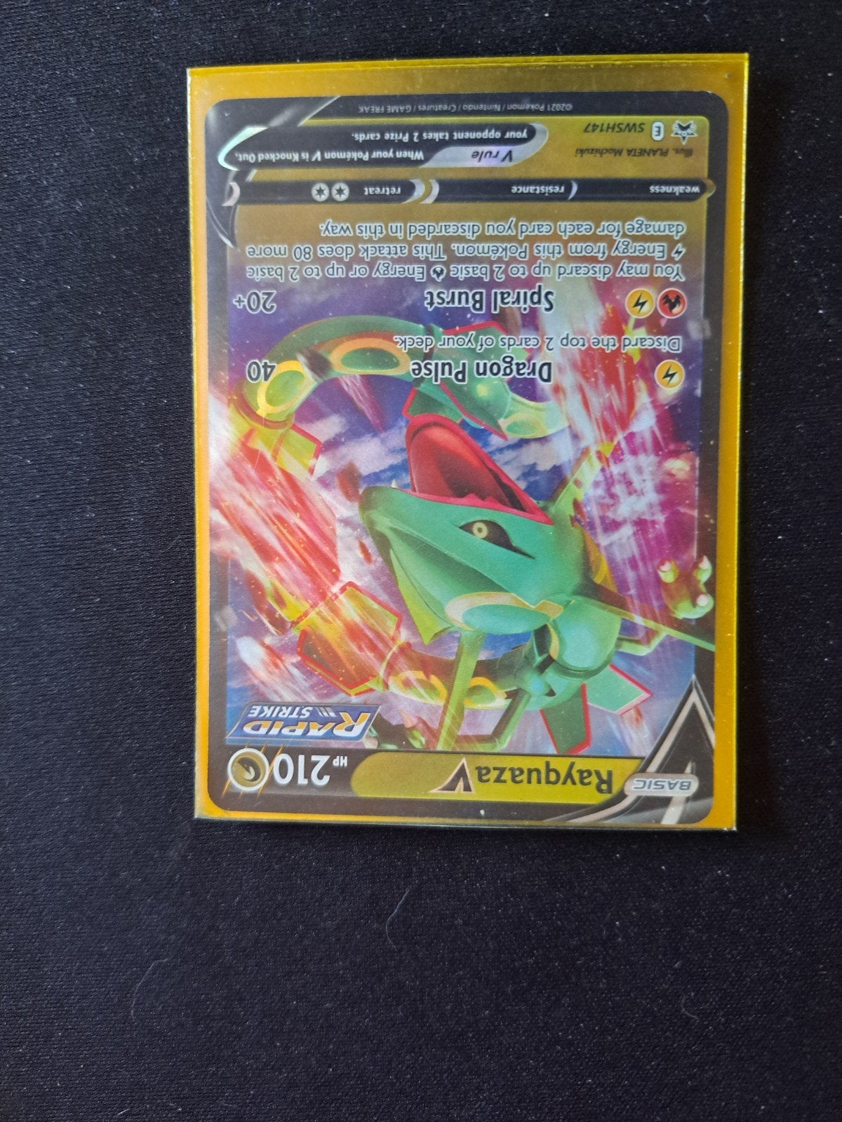 Pokémon Kaart Rayquaza V SWSH147 Rapid Strike, Ophalen of Verzenden, Zo goed als nieuw, Losse kaart