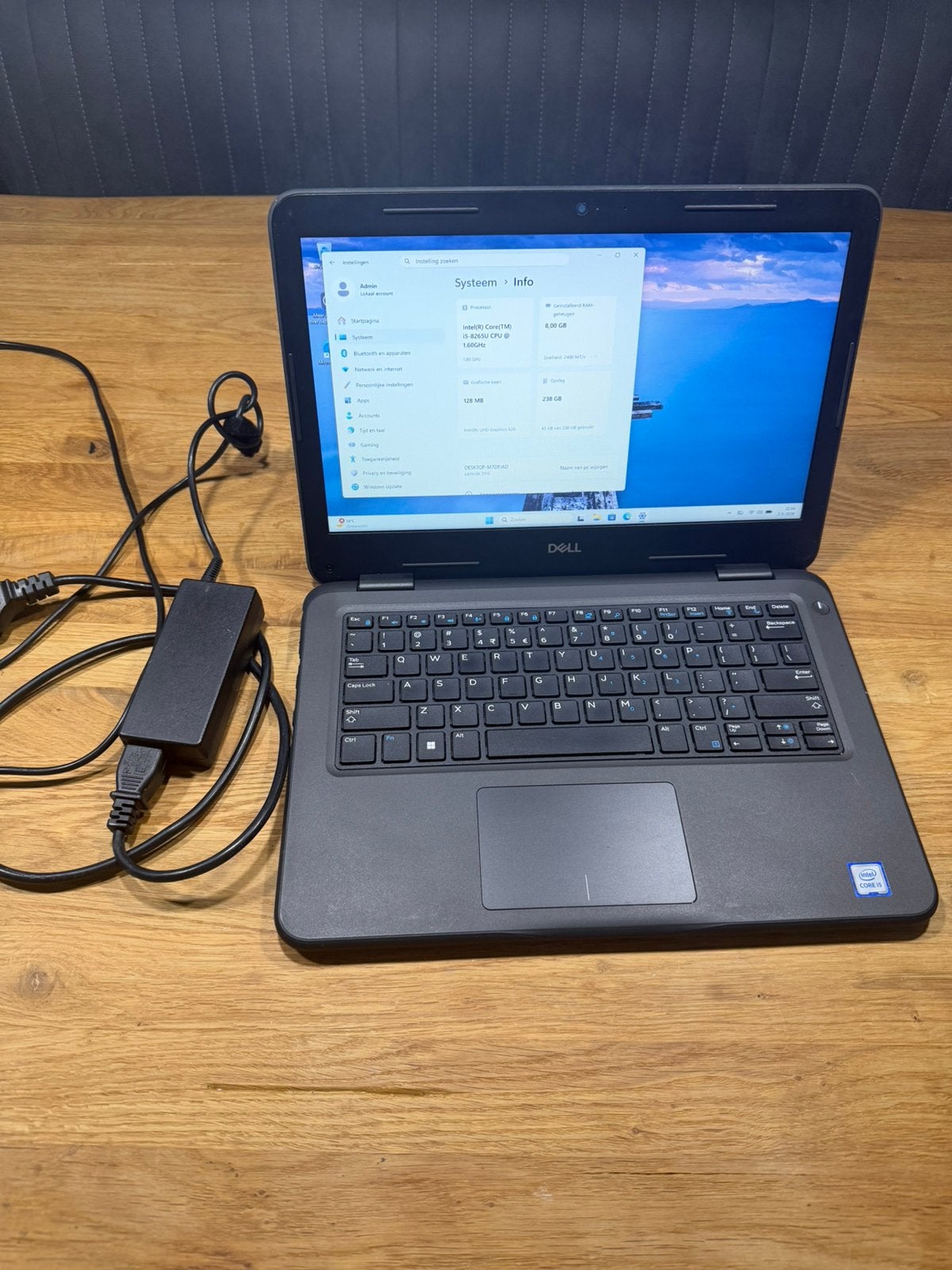 Dell Latitude 3310 in goede staat! 15, 256GB SSD, 8GB Ram, Computers en Software, Windows Laptops, Dell, Dell, Ophalen of Verzenden
