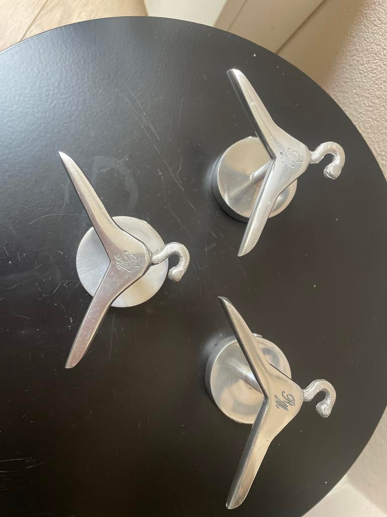 Set van 3 metalen RM wandhaken - Modern design, Ophalen of Verzenden, Zo goed als nieuw