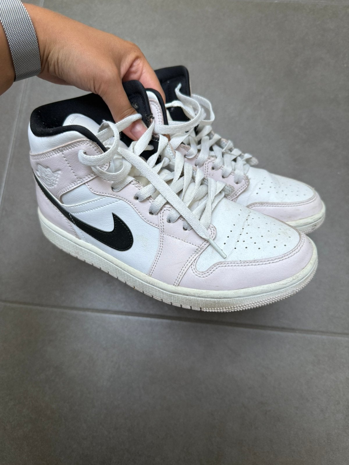Nike Jordan 1 air mid barely rose 40, Ophalen of Verzenden, Sneakers of Gympen, Roze, Gedragen