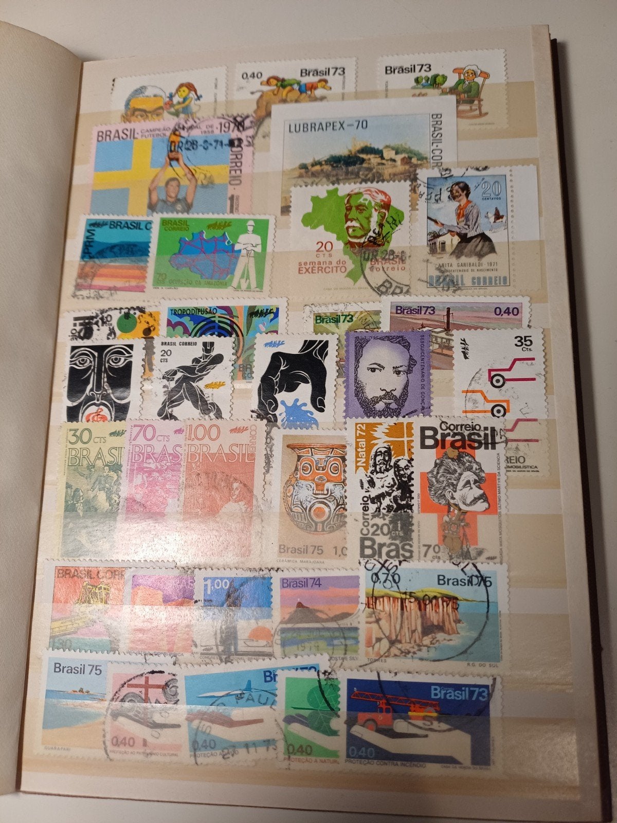 Wereld in klein insteekalbum (A32), Postzegels en Munten, Postzegels | Volle albums en Verzamelingen, Ophalen of Verzenden, Buitenland