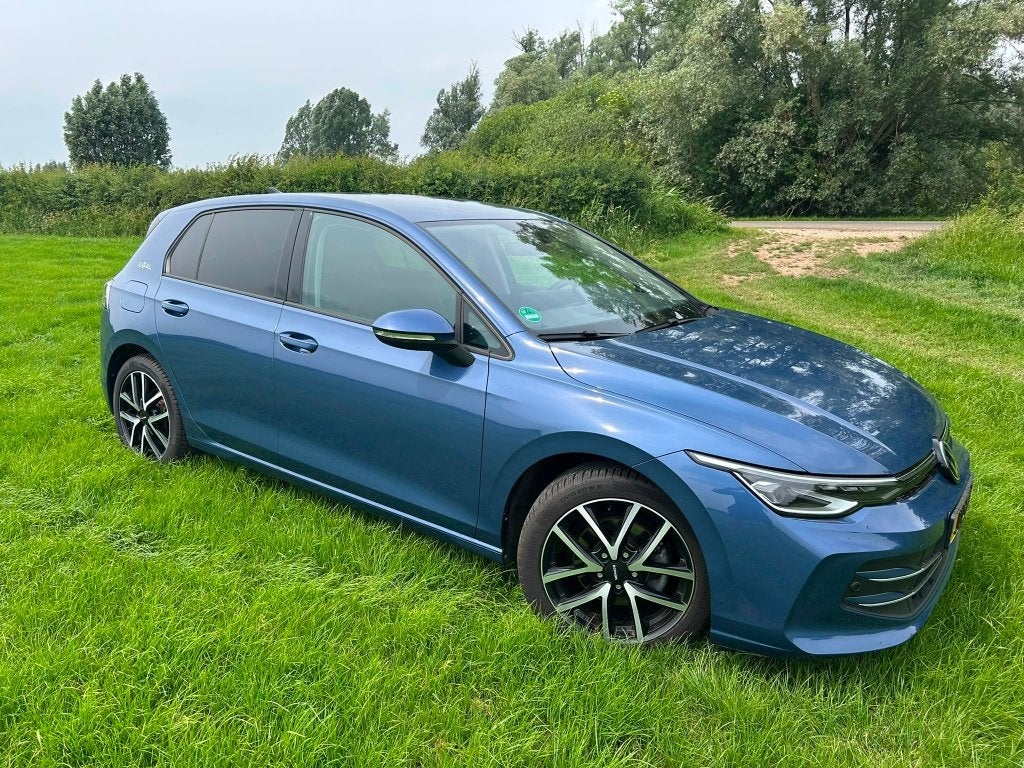 Volkswagen Golf 1.5 Etsi 150pk Dsg-7 2024 Blauw, 1498 cc, 4 cilinders, Leder en Stof, 19 km/l