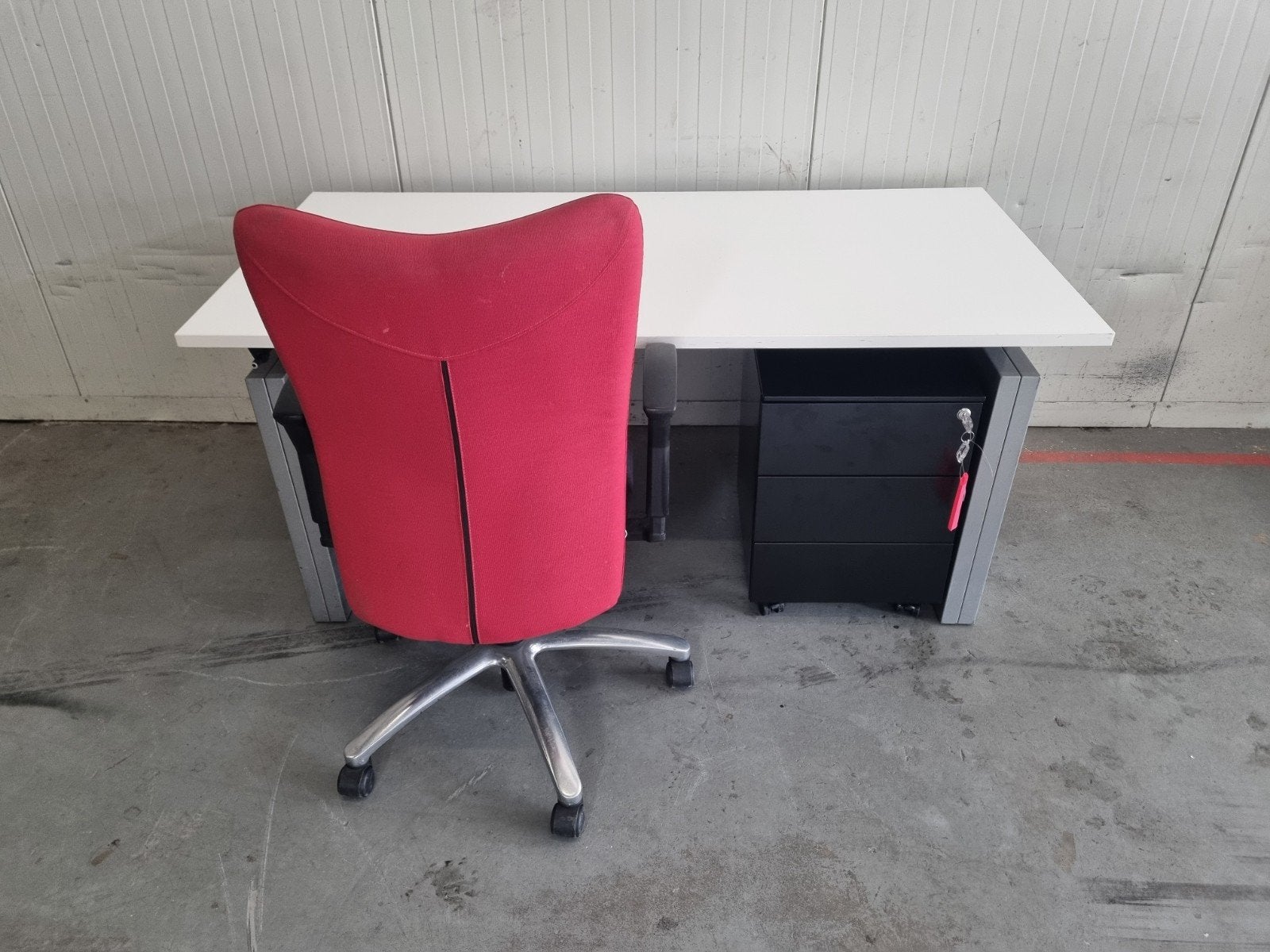 compleet bureau,, Huis en Inrichting, Bureaus, Ophalen, In hoogte verstelbaar, Gebruikt, Wit