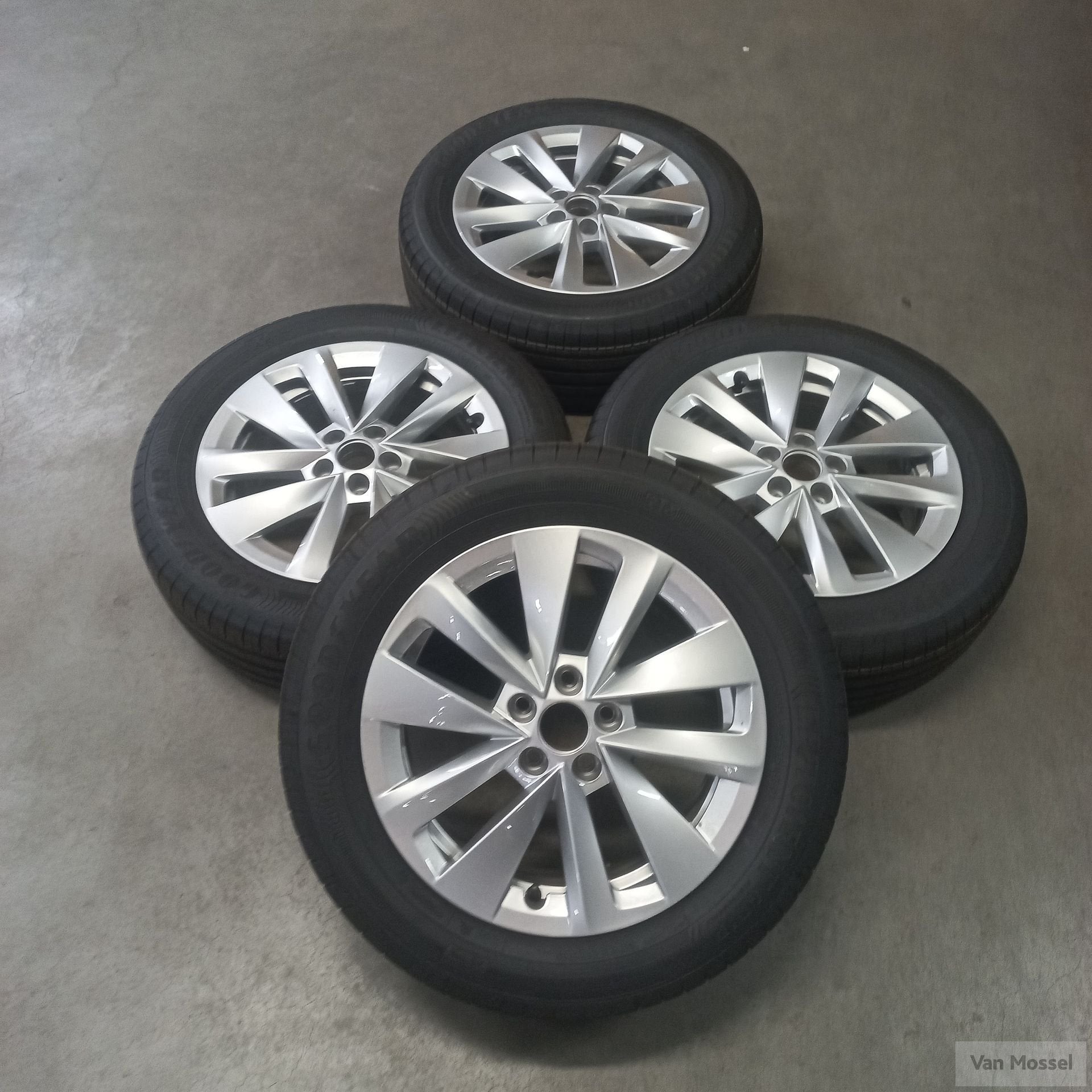 Skoda Kamiq GoodYear EfficientGrip Performance 205/55/R16 91, Auto-onderdelen, Banden en Velgen, Gebruikt, -, Banden en Velgen