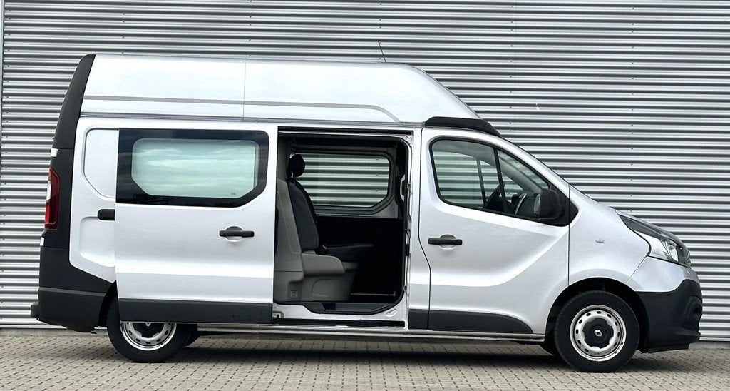 Renault Trafic 1.6 dCi T29 L2H2 DC Dubbel cabine Extra hoog, Voorwielaandrijving, Gebruikt, Euro 6, 4 cilinders