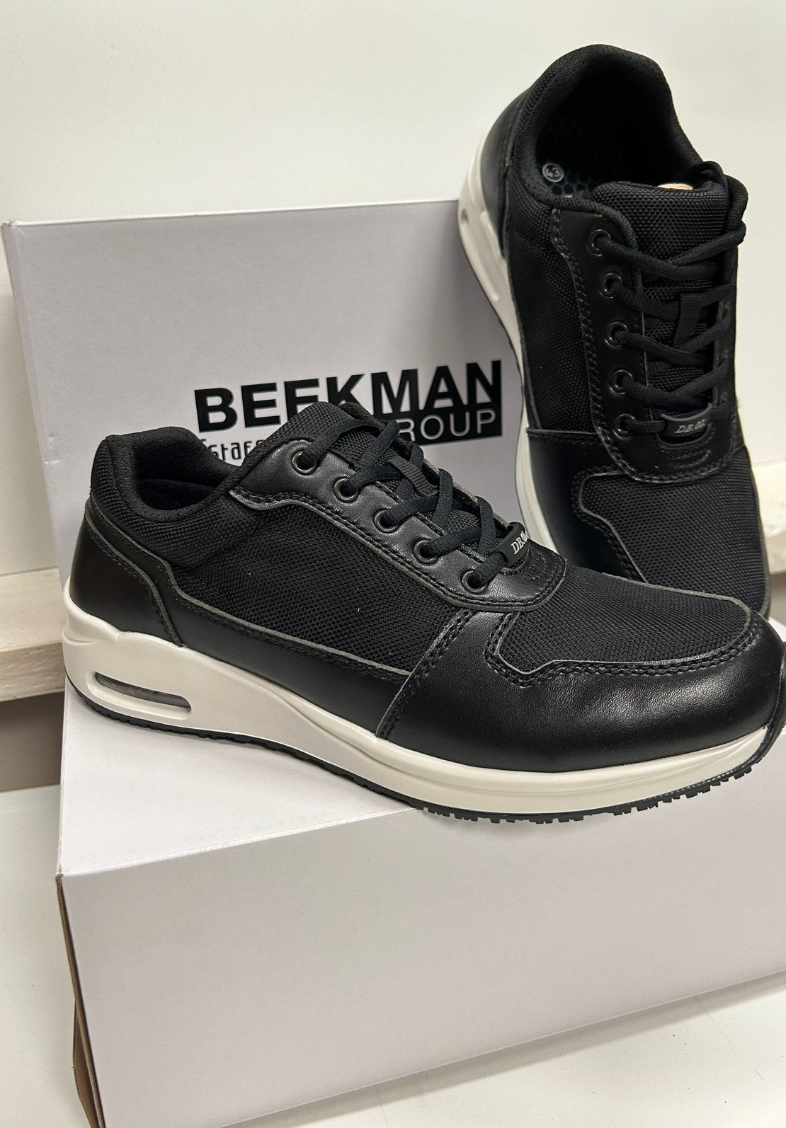 Nieuwe Emma werkschoenen maat 43 sneakers met airbag, Zwart, Nieuw, Ophalen of Verzenden, Werkschoenen
