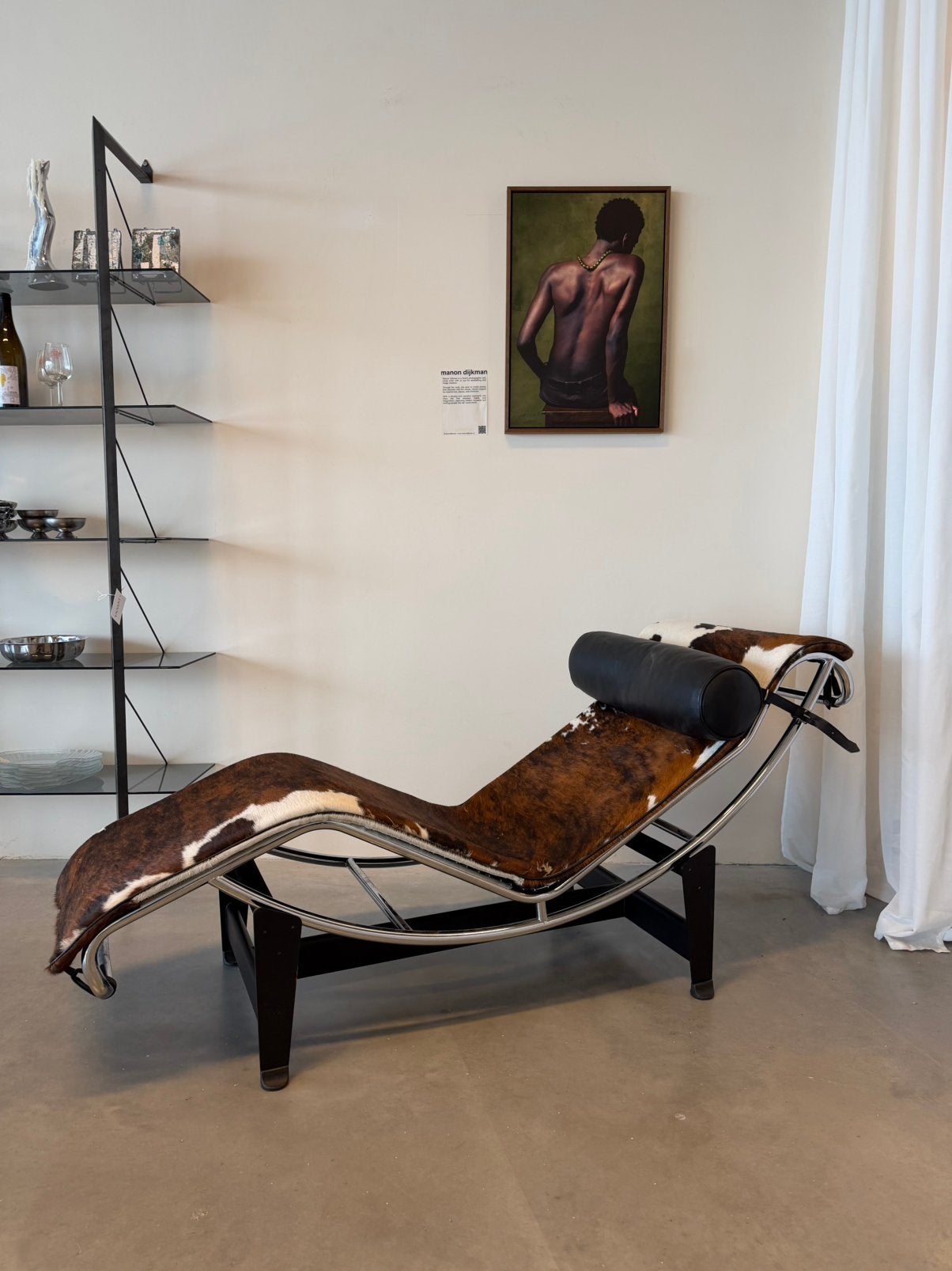 Vintage LC4 chaise longue koeienhuid en chroom, Huis en Inrichting, Banken | Sofa's en Chaises Longues, Ophalen, Gebruikt, Eenpersoons