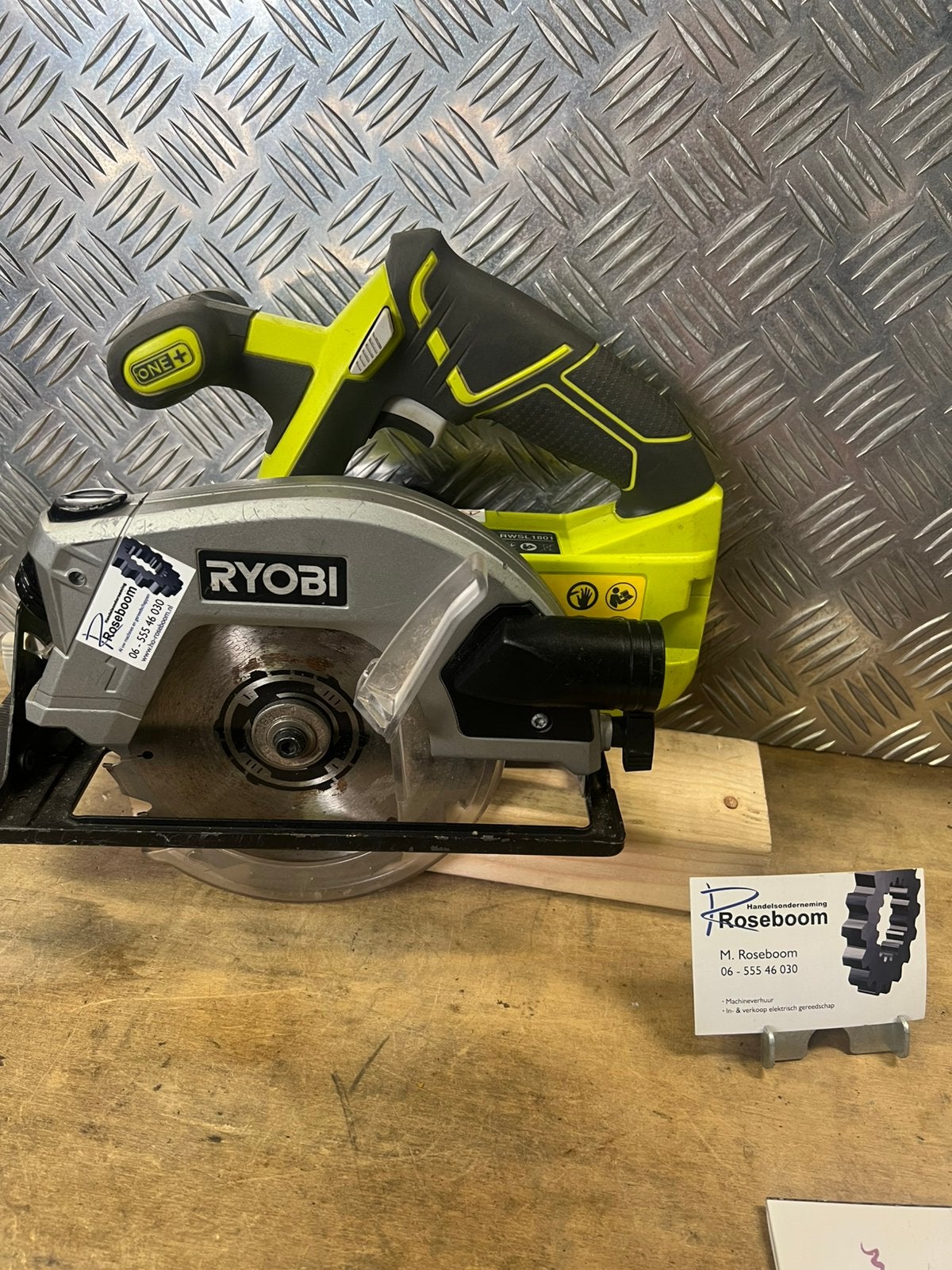 Ryobi accu cirkel zaag type RwSL1801 werkt naar behoren, Doe-het-zelf en Verbouw, Gereedschap | Zaagmachines, Gebruikt, Cirkelzaag