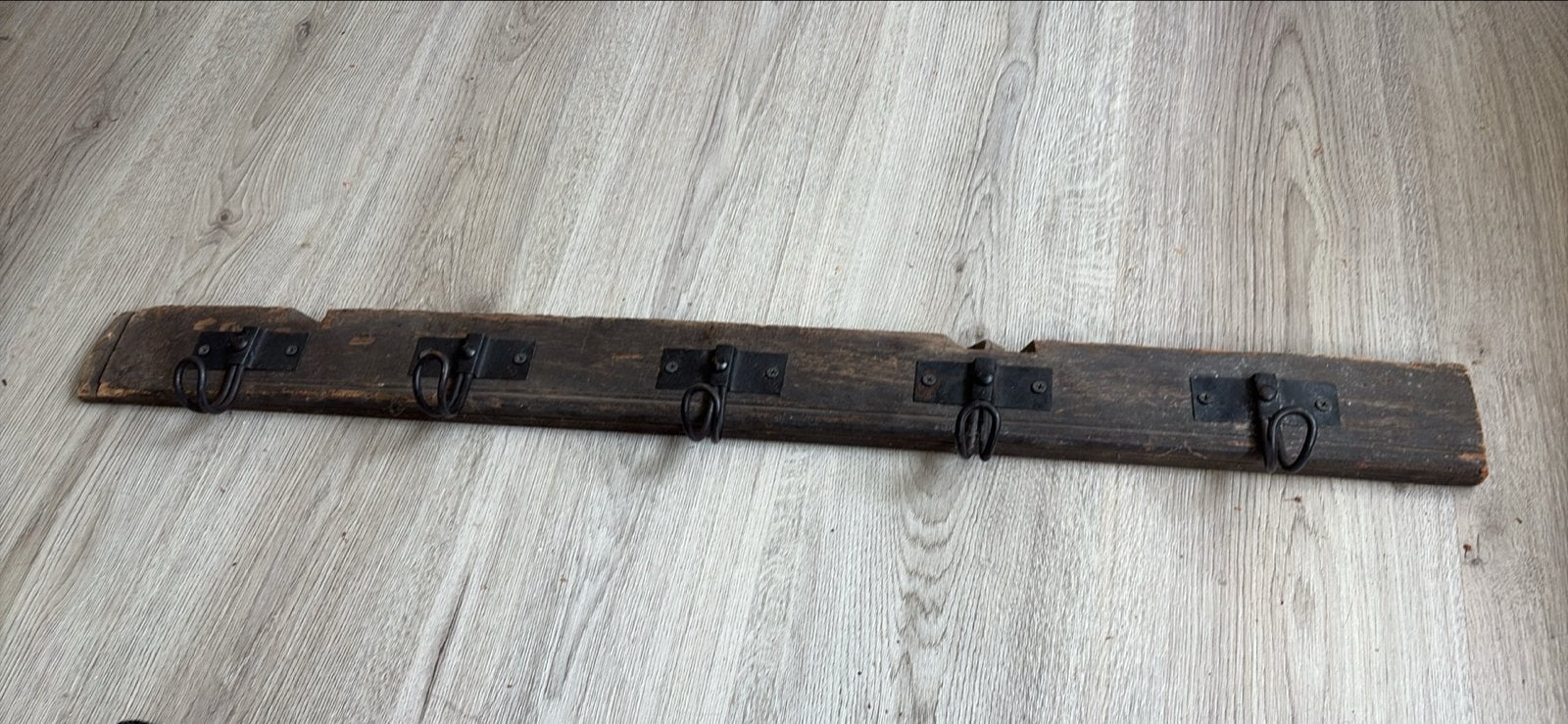 Rustieke houten kapstok met 5 metalen haken, Gebruikt, Minder dan 100 cm, Hout, Ophalen