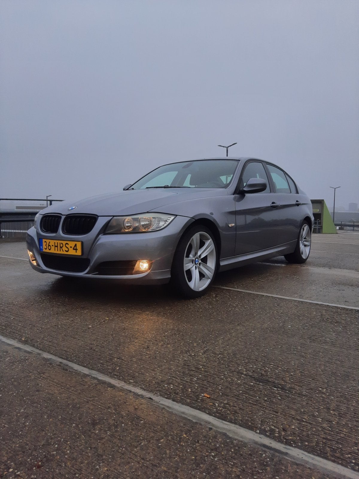 BMW 3-Serie 2.0 318I 2009 Grijs, Auto's, Origineel Nederlands, Handgeschakeld, Grijs, Particulier