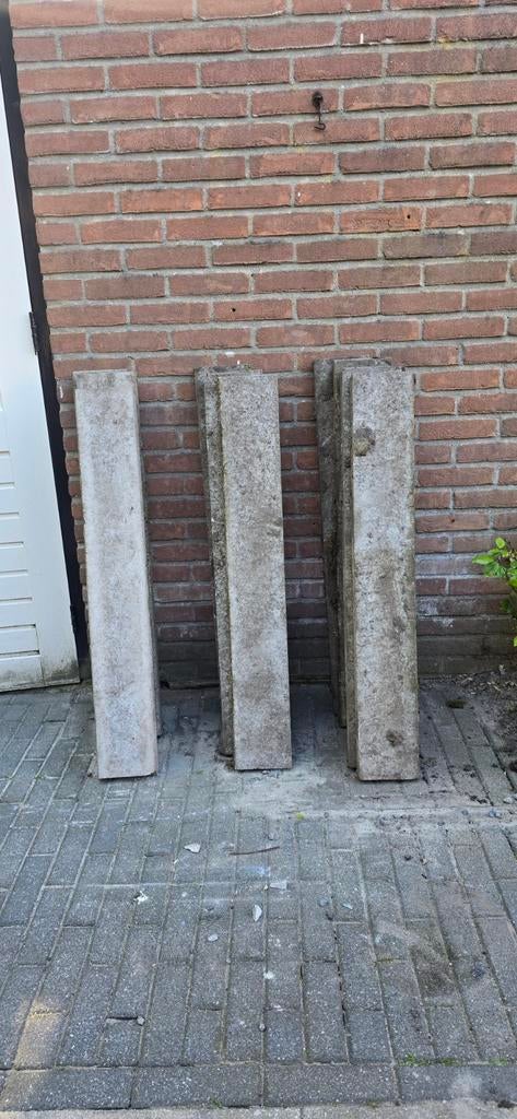 12 betonnen opsluitbanden, Ophalen of Verzenden