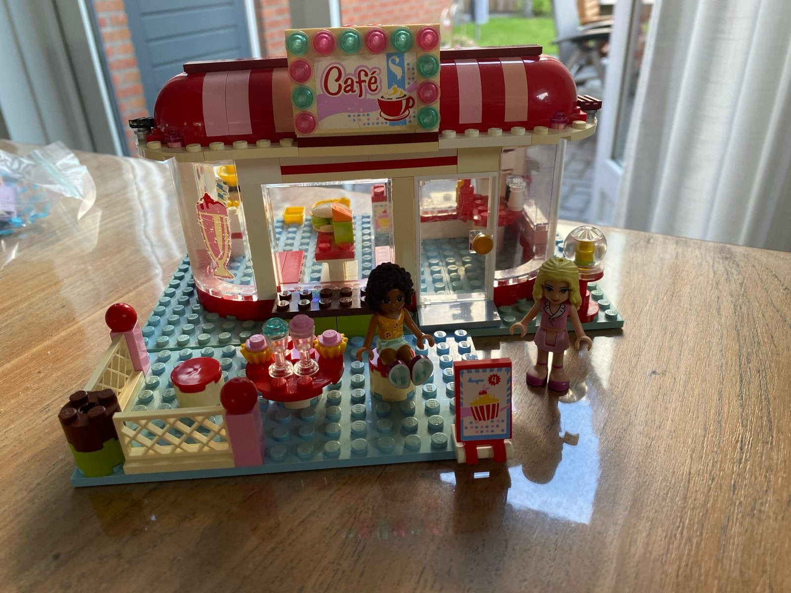 LEGO Friends Heartlake Juice Bar 3061 - Compleet met boekje, Ophalen of Verzenden, Zo goed als nieuw, Overige merken