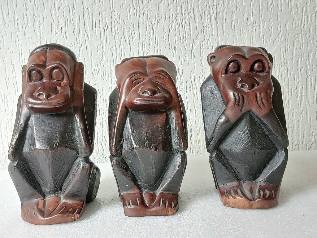 3 Vintage Massief Houten Apen  Horen-Zien-Zwijgen. 21 cm H., Antiek en Kunst, Houtsnijwerk, Ophalen of Verzenden, 20 - 50 cm, Hout