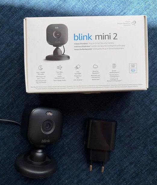 Blink Mini 2 Indoor/Outdoor Smart Beveiligingscamera, Ophalen of Verzenden, Zo goed als nieuw, Binnencamera