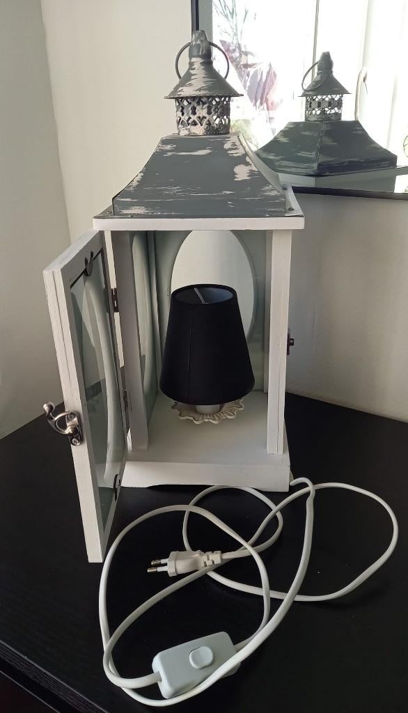Wit/grijze lantaarn, zwart schermerlampje, glazen ruitjes., Ophalen of Verzenden, Zo goed als nieuw, Glas, Minder dan 50 cm