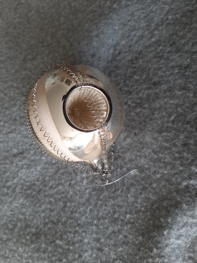 oude glazen kerstbal met ionisch draad/ tinsel, +/- 7 cm., Verzenden, Gebruikt