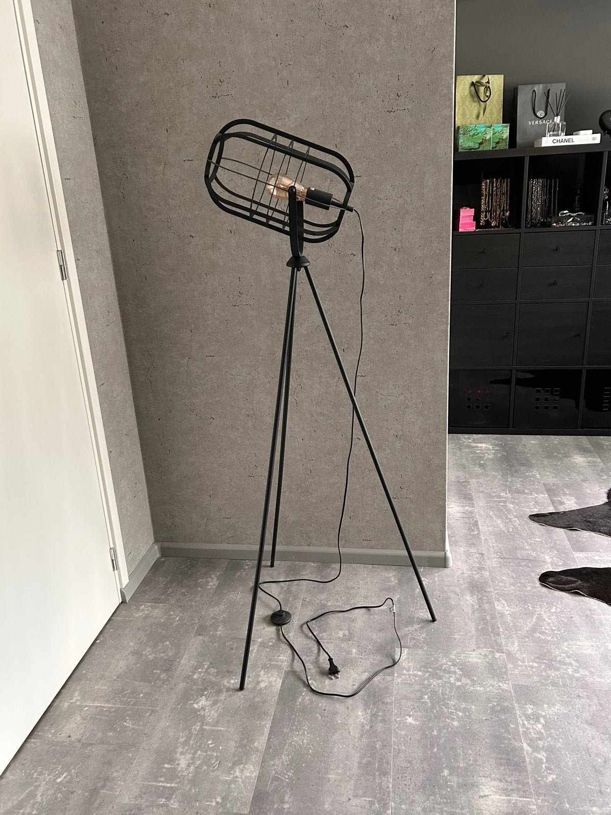Zwarte industriële vloerlamp op statief, Zo goed als nieuw, Metaal, 150 tot 200 cm, E27 (groot)